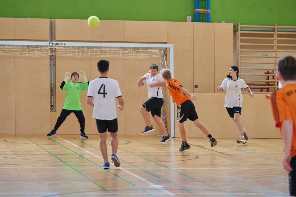 2025 10 18 04 2025 10 18 04