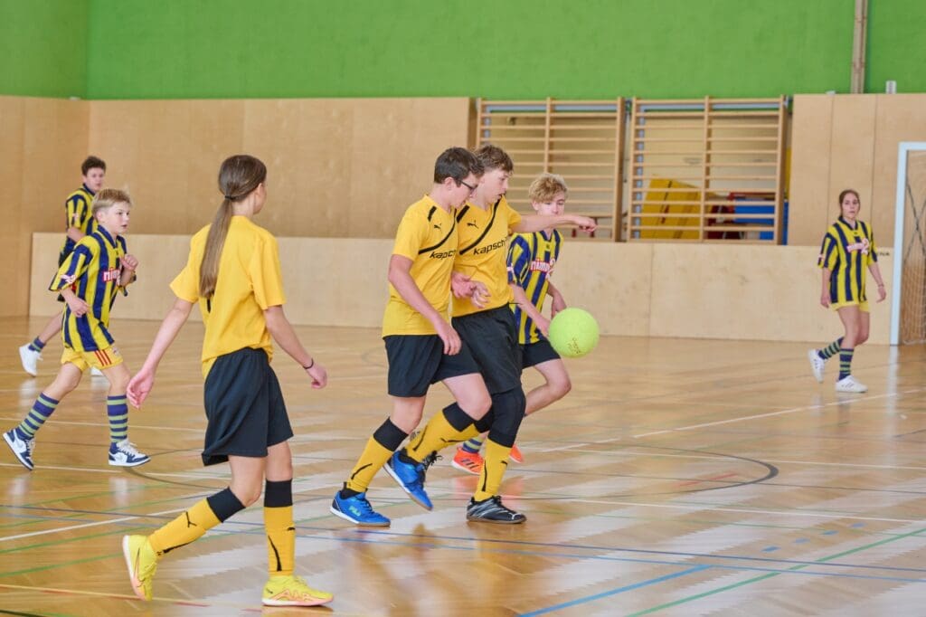 2025 10 18 12 2025 10 18 12