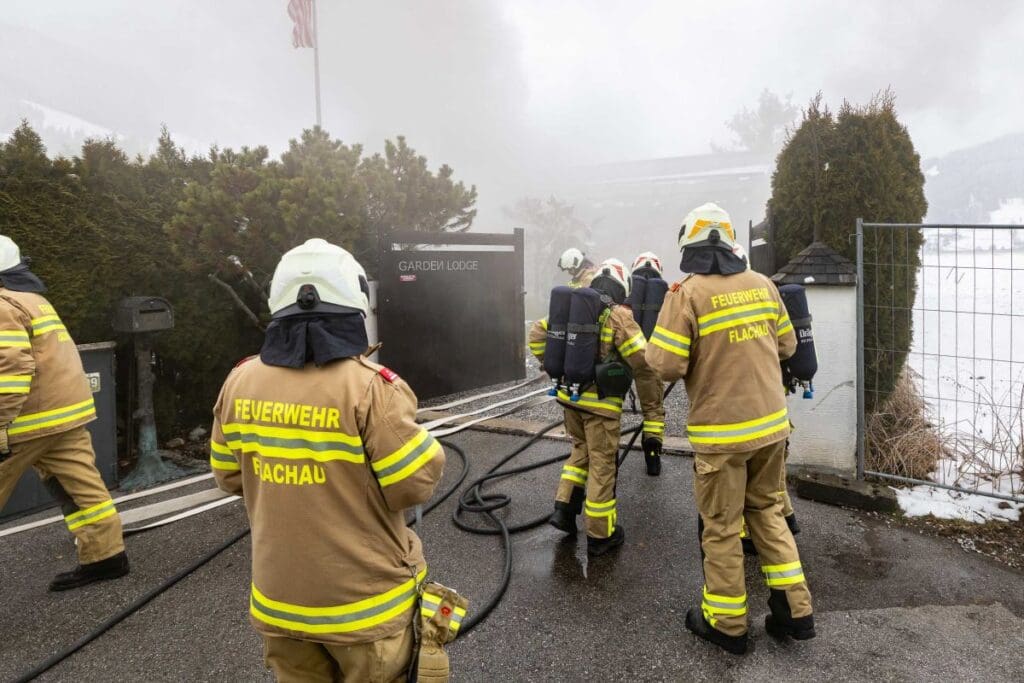 2026 04 02 Brand Einfamilienhaus Reitdorf 02 2026 04 02 Brand Einfamilienhaus Reitdorf 02