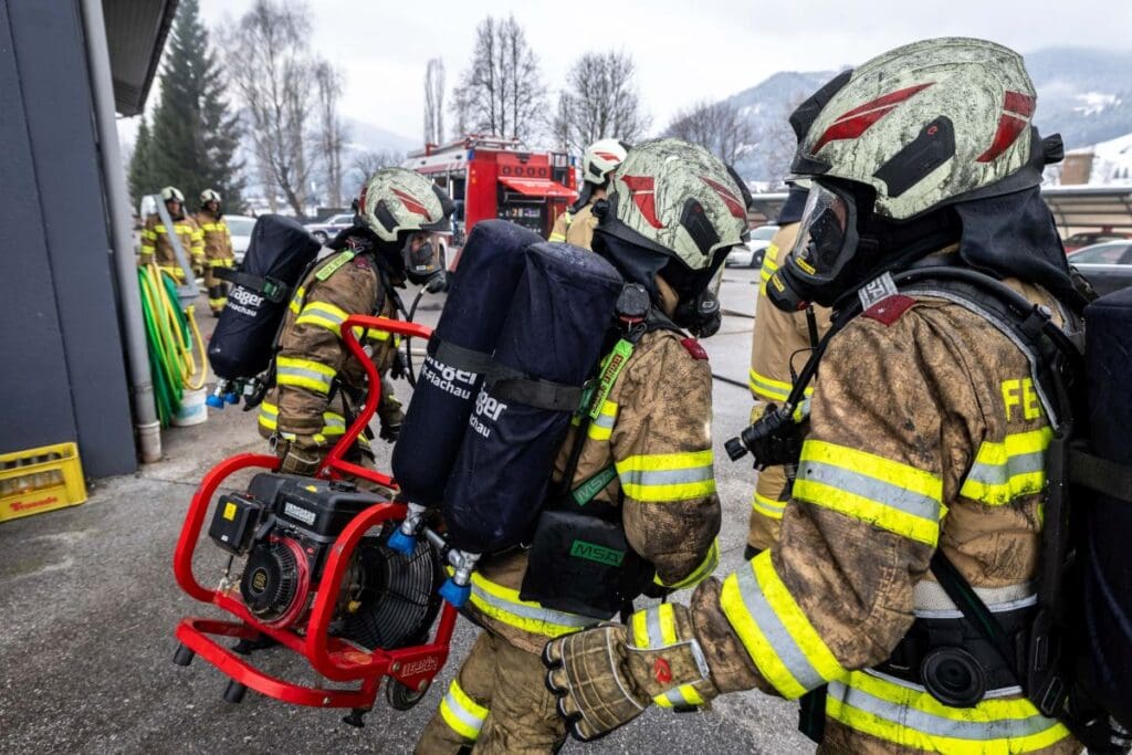 2026 04 02 Brand Einfamilienhaus Reitdorf 05 2026 04 02 Brand Einfamilienhaus Reitdorf 05