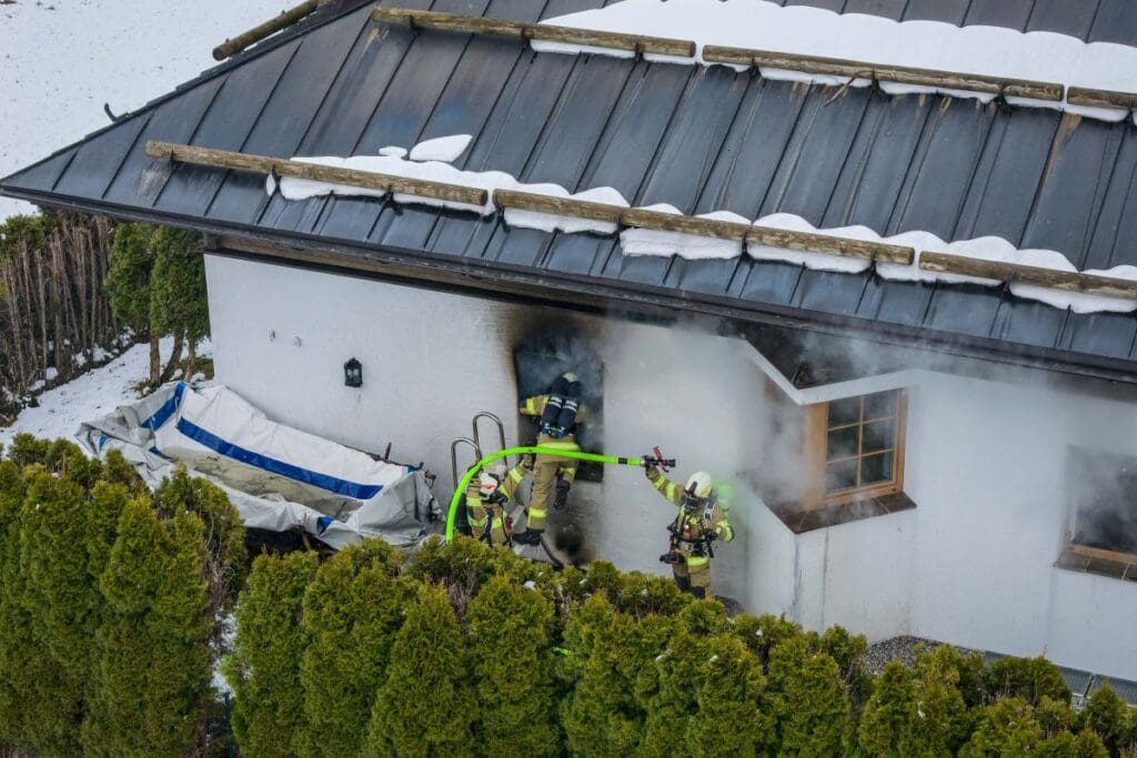 2026 04 02 Brand Einfamilienhaus Reitdorf 15 2026 04 02 Brand Einfamilienhaus Reitdorf 15