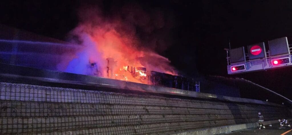 2026 04 25 Vu A10 Lkw 01 2026 04 25 Vu A10 Lkw 01