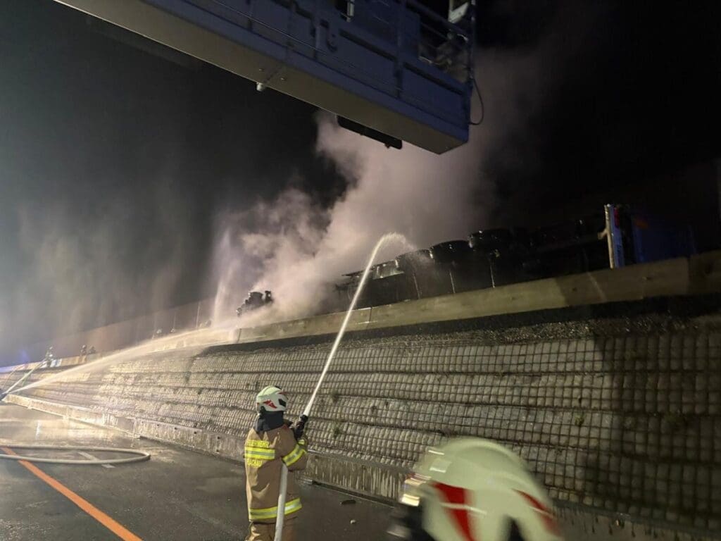 2026 04 25 Vu A10 Lkw 05 2026 04 25 Vu A10 Lkw 05