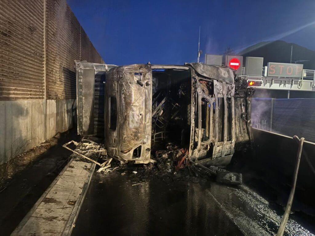 2026 04 25 Vu A10 Lkw 10 2026 04 25 Vu A10 Lkw 10