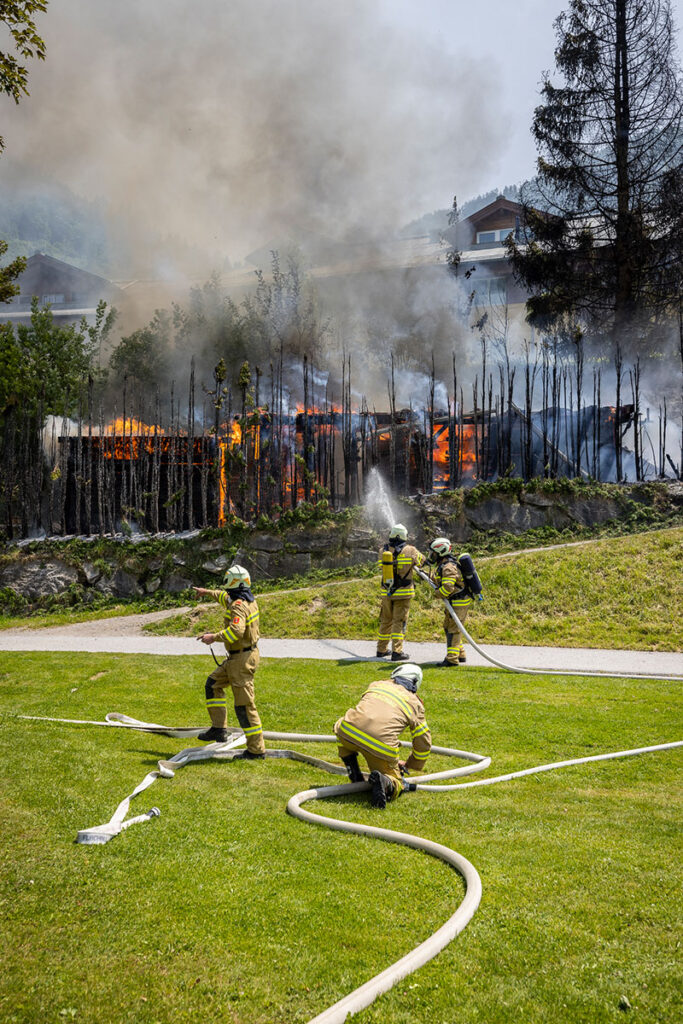 Feuerwehreinsatz - Flurbrand Spielplatz Perner