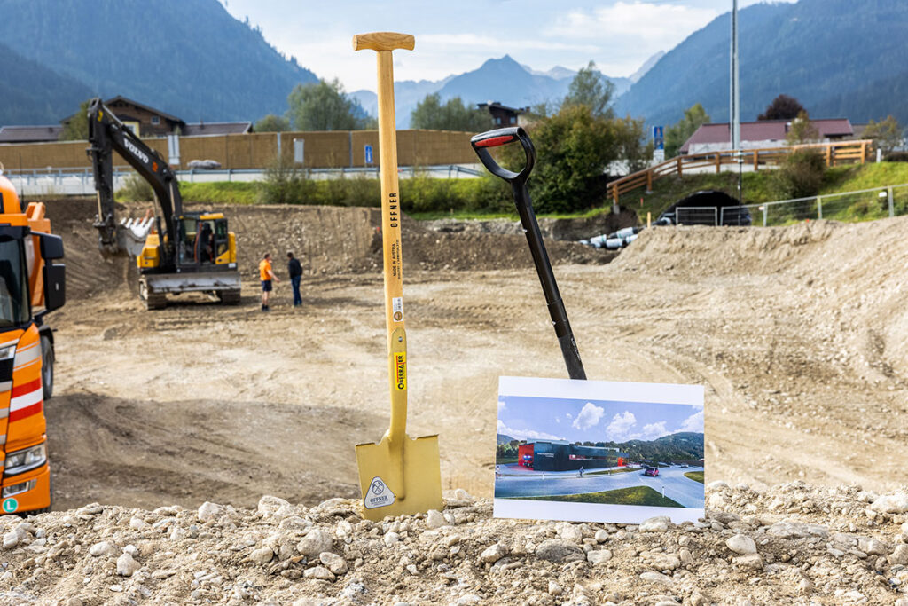 Spatenstich - Einsatzzentrale Flachau